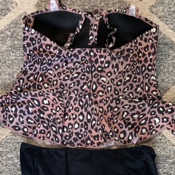 G.I.L.I. Pink and Black Bustier Peplum Swim Tankini - Picture 2 of 8